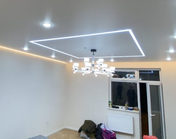 Орчин үеийн орон сууцны тааз